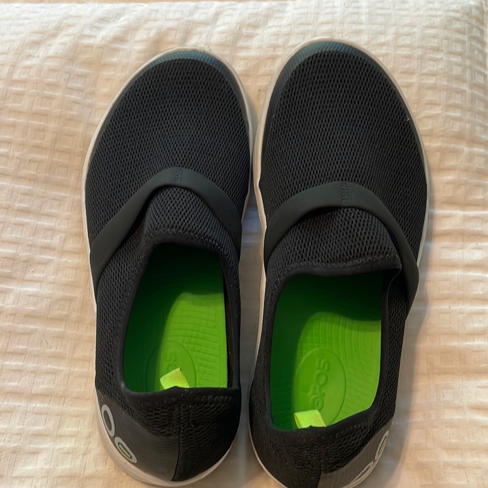 Womens OOFOS OOMG mesh shoes